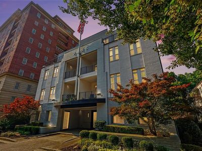 3655 Peachtree Rd NE Unit 204