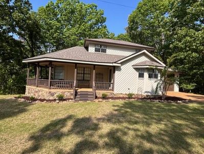 420 Lakeshore Ln