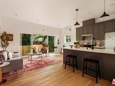 2762 Fyler Pl