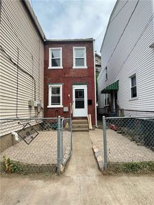 206 Clay St