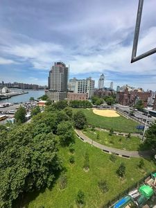 570 Wythe Avenue #6A