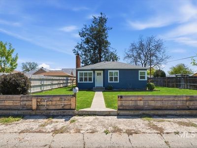 211 W Dewey Ave