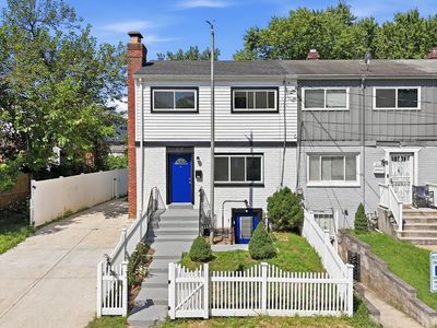 2112 Columbia Pl