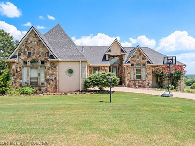 3911 Golf Course Dr