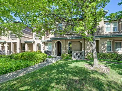 2603 Las Palomas Loop