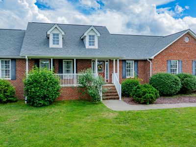 1015 Cedar Hills Dr