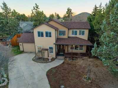 2069 NE Hollow Tree Ln