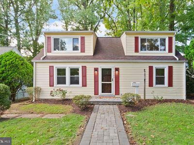 6909 Custis Pkwy