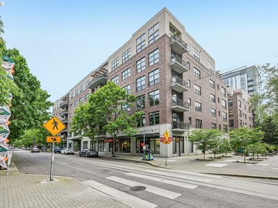 821 NW 11th Ave APT 609