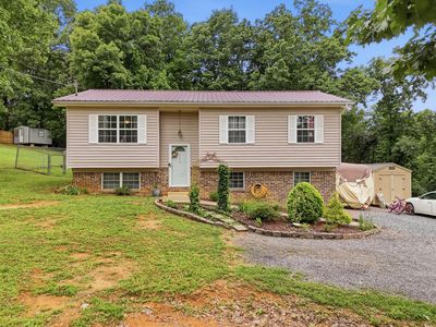 2340 Rolling Brook Dr NE