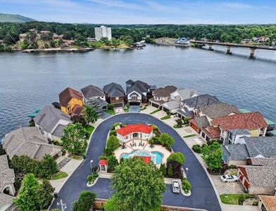 333 Paradise Point