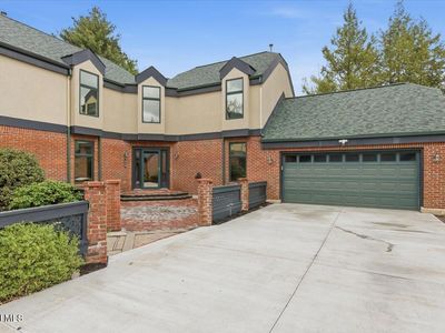 214 Colonial Avenue