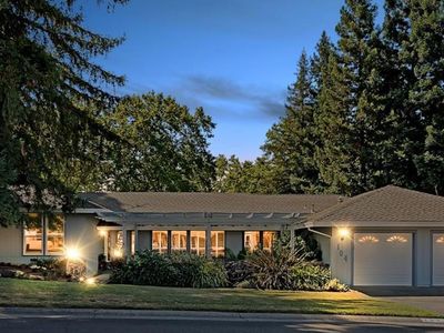 104 Oak Rock Cir