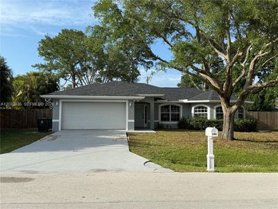 389 NE Surfside Ave