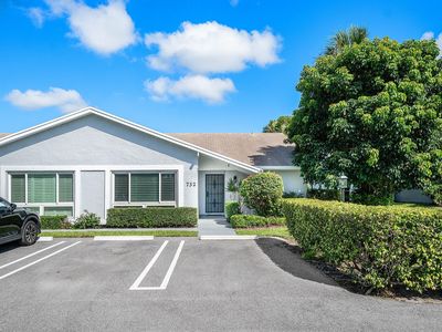 732 Lago Road