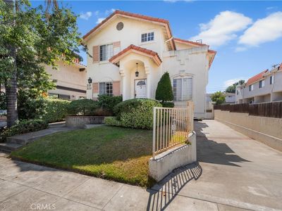 221 N Marguerita Ave #B