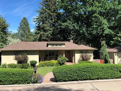 425 Highland Dr