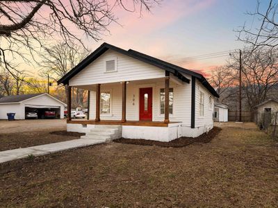 306 Adams Ave W