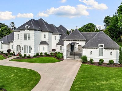 3367 Thornbury Dr