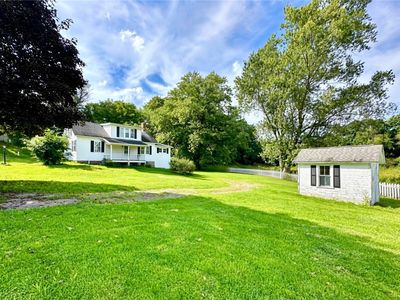 571 Lake Rd