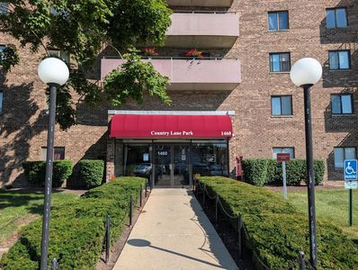 1460 Fairlane Dr APT 202