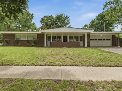 1708 E 60th Pl
