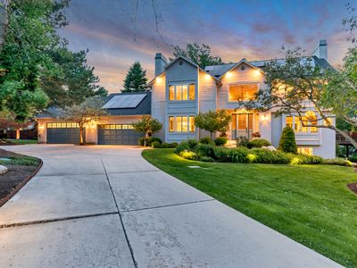 23 Altawood Ln