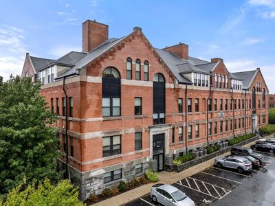 1022 Hancock St Unit 210