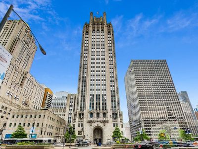 435 N Michigan Ave #405