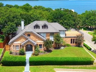 6101 Tiffany Oaks Ln