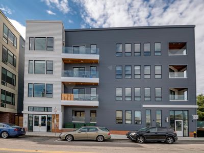 377 W 1st St #6