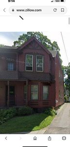 1072 Gillespie St