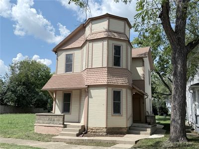 61 Drake Ave