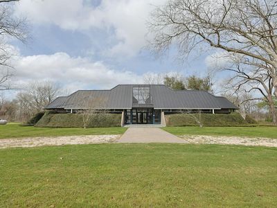 1504 Half Moon Dr