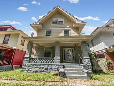 330 Jackson Ave