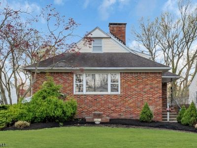 24A Hollywood Ave