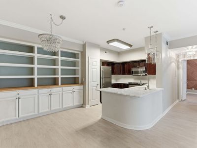 700 Daniel Ellis Dr APT 8106