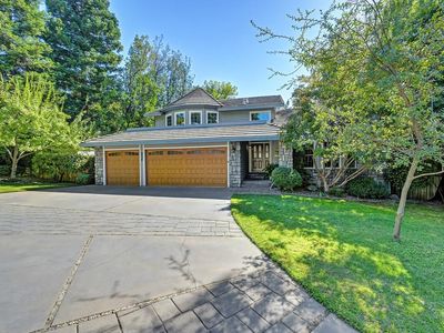 8536 Kenneth Creek Ln