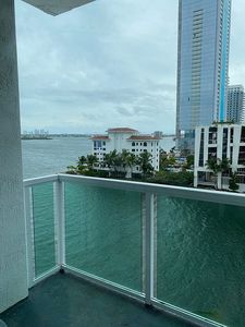 500 NE 29th St APT 804