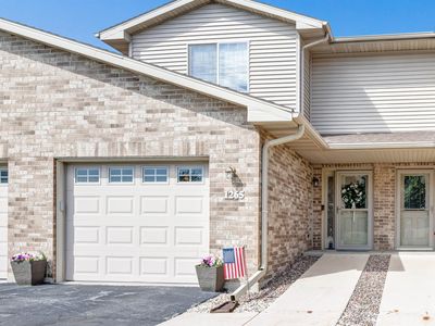 1265 Pond View Cir