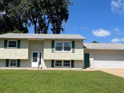 Property at 613 W Wilson St, New Hampton, IA