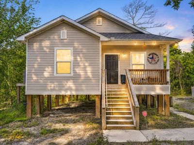 301 Bayou Dr