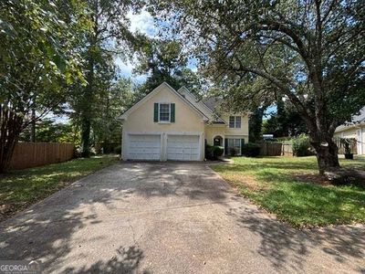 2805 Parliament Cir