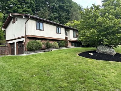 16 Brookside Drive
