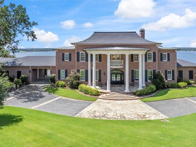 222 Eagles Bluff Blvd