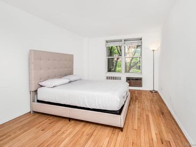 2736 Independence Avenue #2E