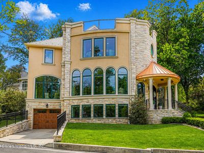 149 Douglas Rd