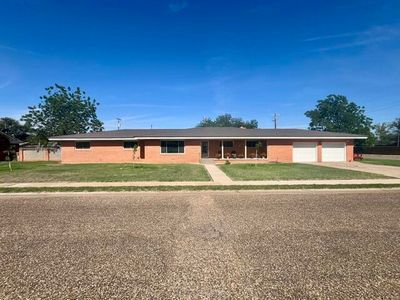 Property at 302 SW 5th St, Lockney, TX