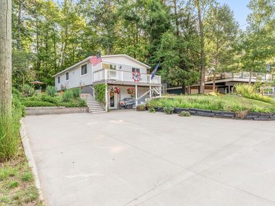 2144 E Lake Mitchell Dr