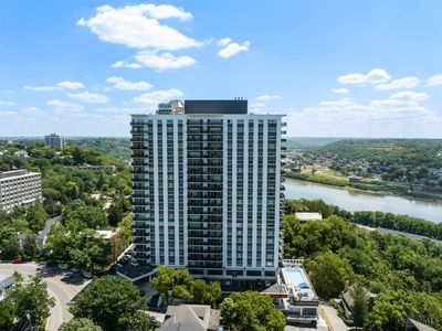 2200 Victory Pkwy APT 1607
